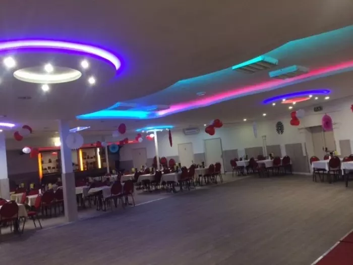  Partycentrum-Ons-Huis-feestzaal-zalenverhuur-aankleding-led-verlichting